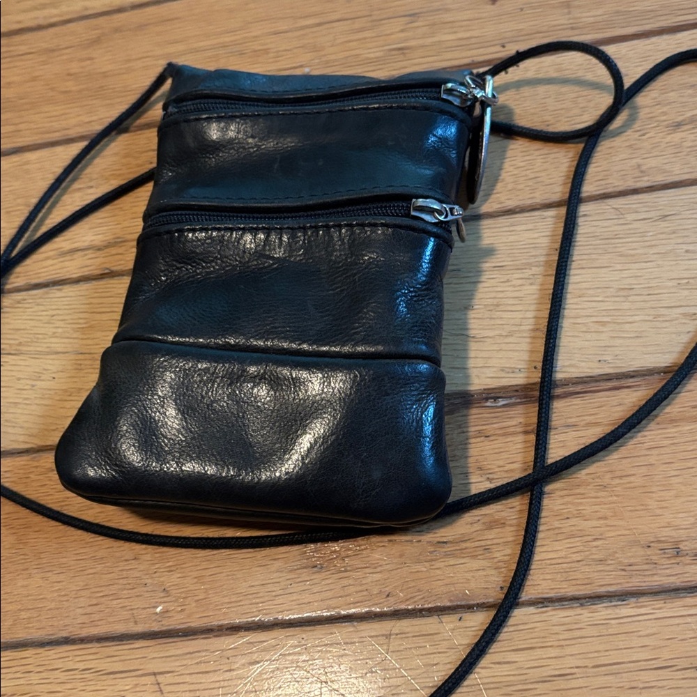 Unbranded Vintage Black Leather Crossbody Bikercore Bag  Pockets Zippers Women’s